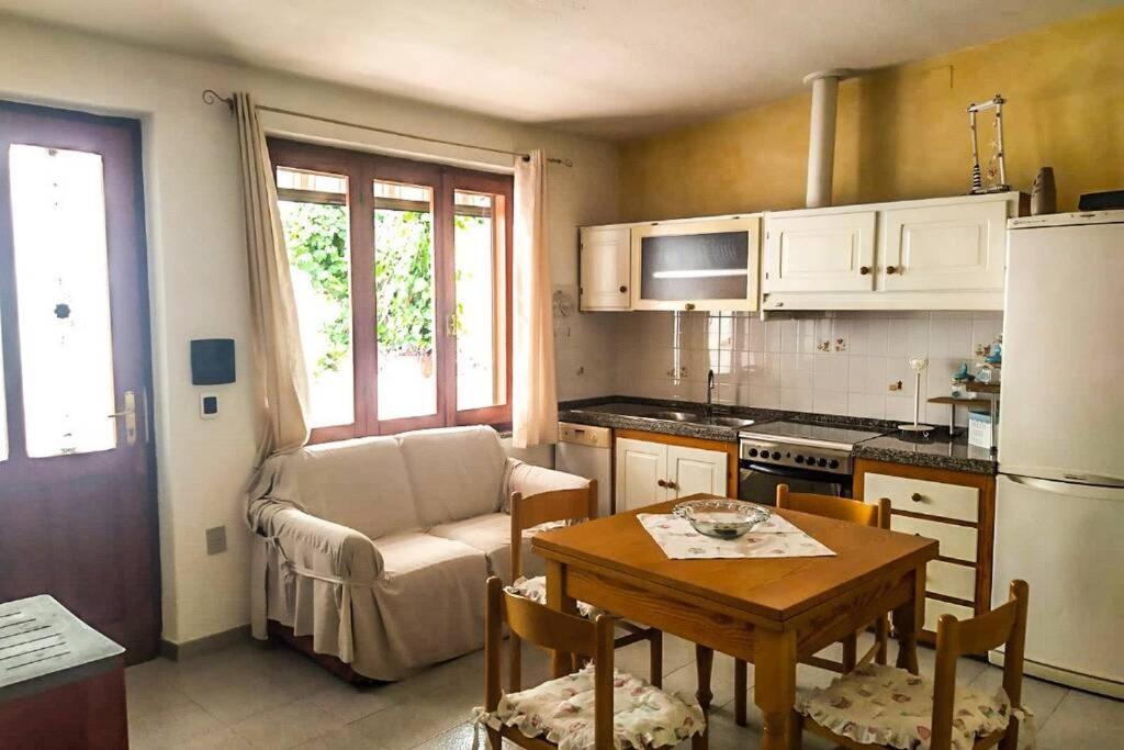 Casa Maddalenina Con Giardino, Vicino Al Mare! Appartement La Maddalena  Buitenkant foto