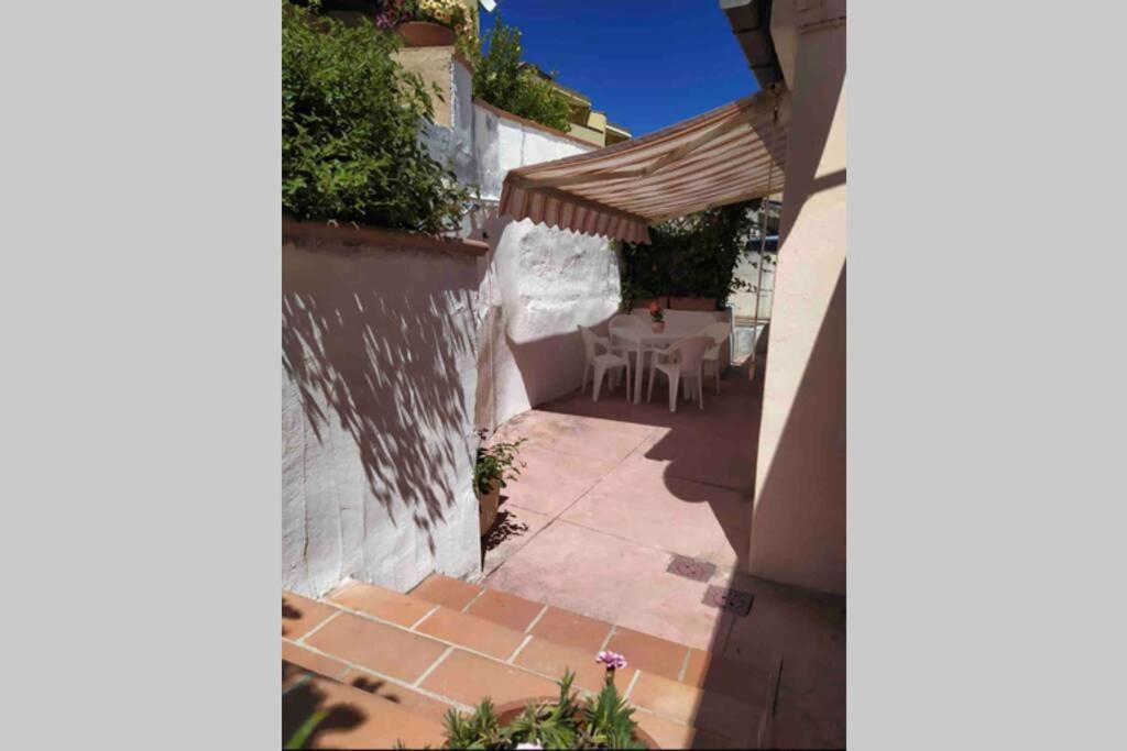 Casa Maddalenina Con Giardino, Vicino Al Mare! Appartement La Maddalena  Buitenkant foto
