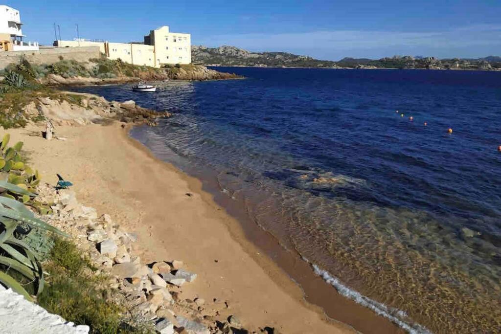 Casa Maddalenina Con Giardino, Vicino Al Mare! Appartement La Maddalena  Buitenkant foto